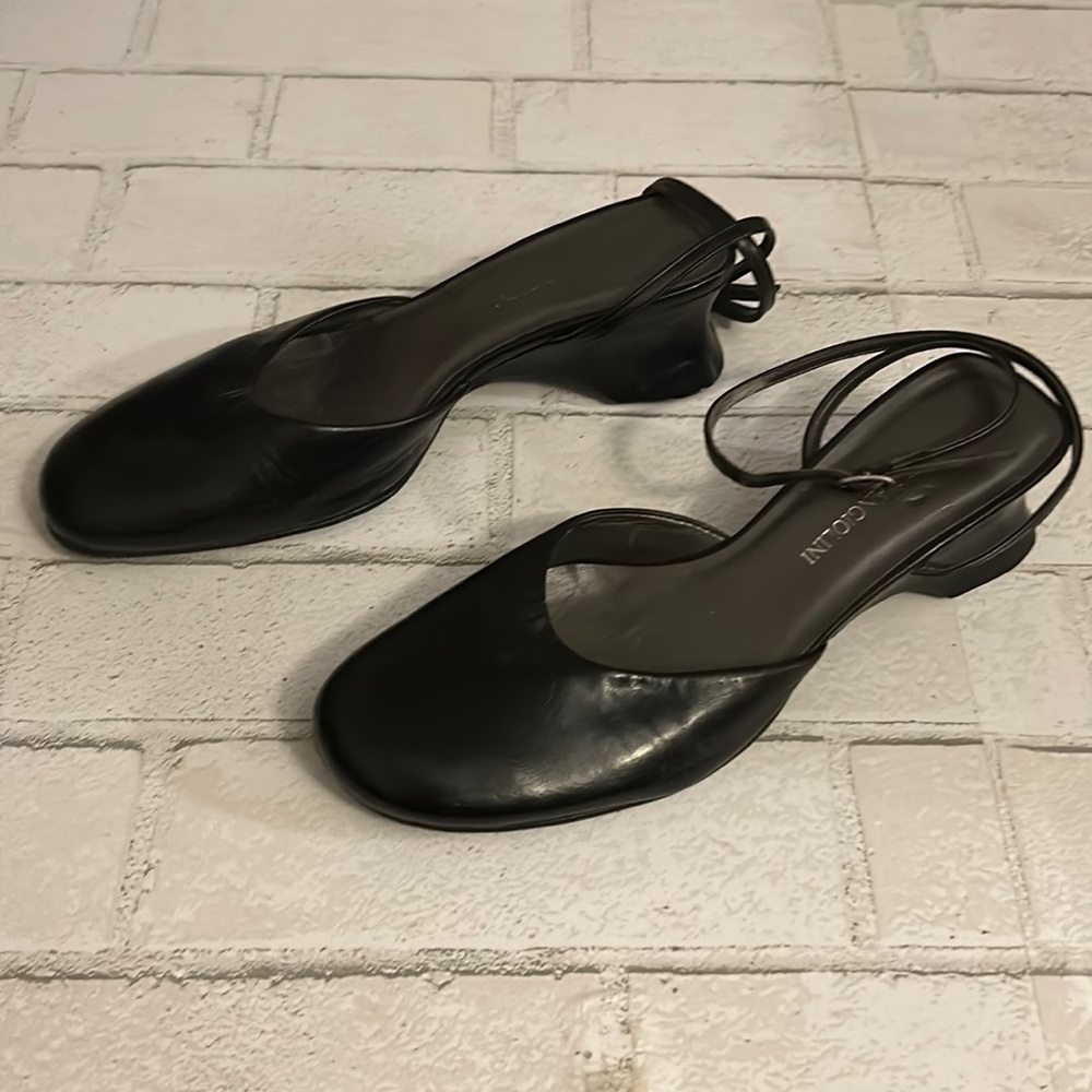 Enzo Angiolini Faux Leather Black Closed Toe Kitten Heel Sandal Size 6.5